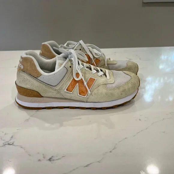 New Balance 574 Women's Tennis shoes size 9 Beige - Picture 2 of 8